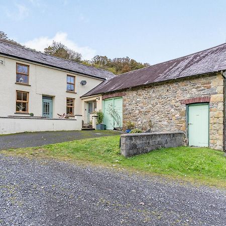 Pwll Farmhouse Llanllawdog Bagian luar foto
